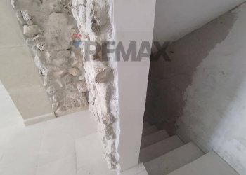 Scale - Casa semi indipendente Via San Leonardo
 
91, Spongano - foto 6