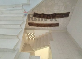 Scale - Casa semi indipendente Via San Leonardo
 
91, Spongano - foto 10