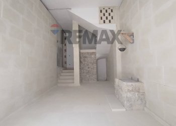 Hall / corridoio - Independent house Via San Leonardo
 
91, Spongano - photo 2