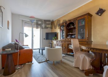 Sala da pranzo - Appartamento Via Per Crenna
 
19, Cardano al Campo - foto 6