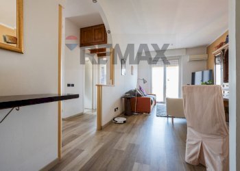 Soggiorno - Appartamento Via Per Crenna
 
19, Cardano al Campo - foto 9