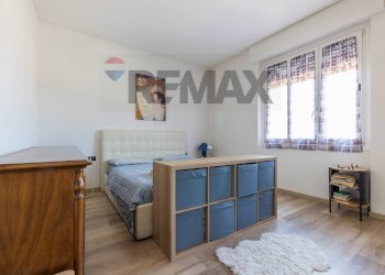Camera / camera da letto - Appartamento Via Per Crenna
 
19, Cardano al Campo - foto 16