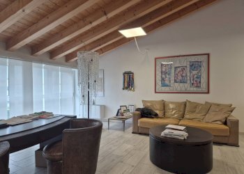 Foto 2 - Office via varesche
 
36, Costermano sul Garda - photo 2