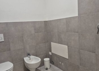 Foto 10 - Office via varesche
 
36, Costermano sul Garda - photo 10