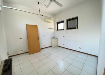 Foto 4 - Office Vicolo Brennero
 
2, Sant'Ambrogio di Valpolicella - photo 4