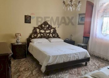 Camera / camera da letto - Semi-detached house Palermo - photo 19