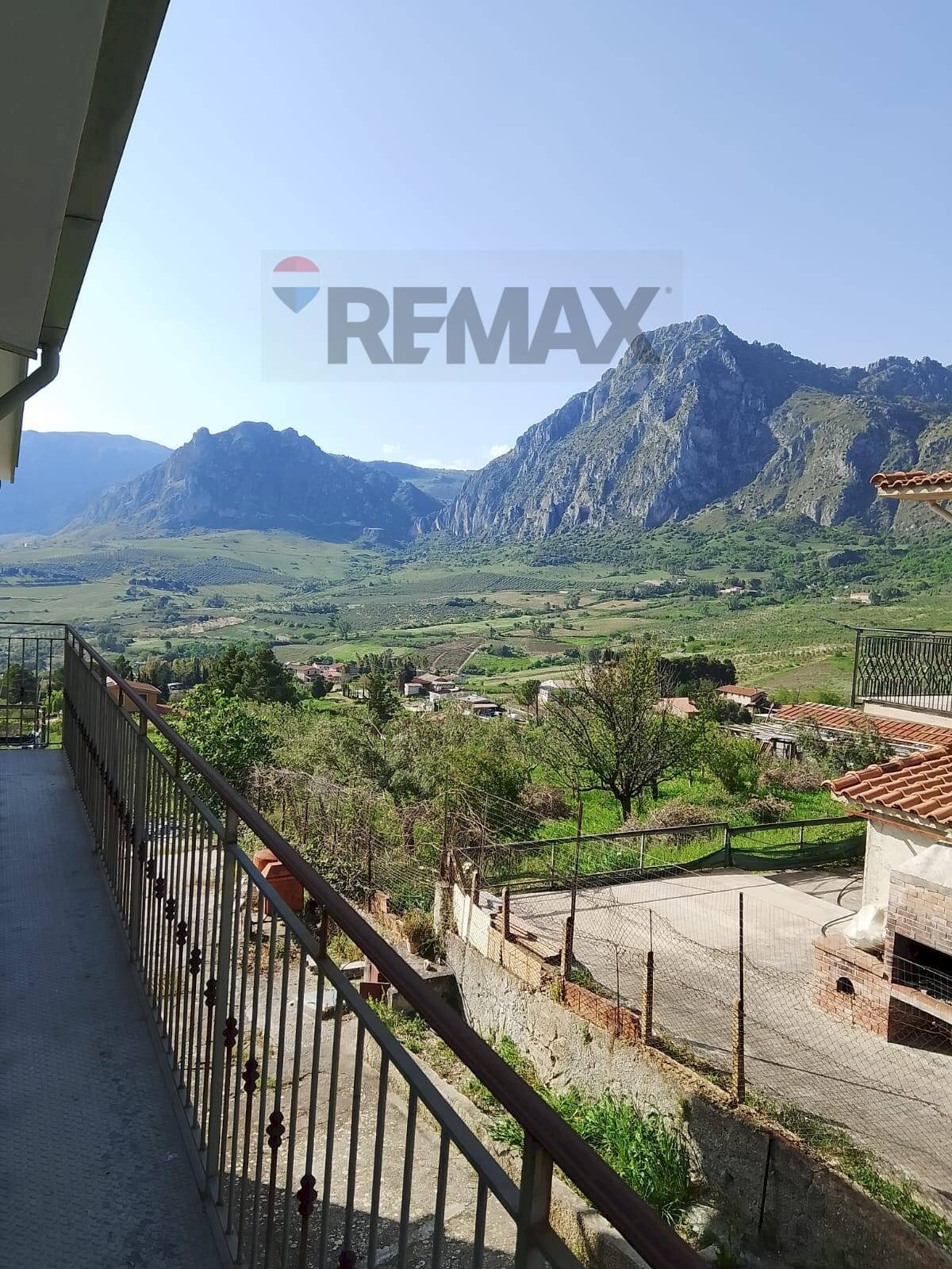Vista delle montagne - Semi-detached house SP 20 KM 9
 
9, Monreale - photo 1