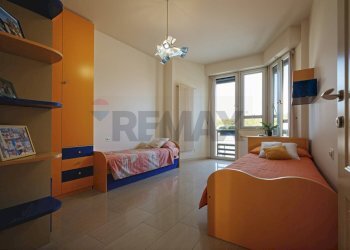 Camera / camera da letto - Apartment Via Adelina Zini
 
78, Massa - photo 5