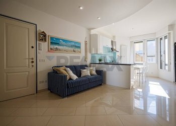 Soggiorno - Apartment Via Adelina Zini
 
78, Massa - photo 15