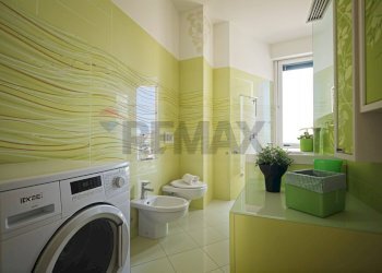 Bagno - Apartment Via Adelina Zini
 
78, Massa - photo 32