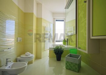 Bagno - Apartment Via Adelina Zini
 
78, Massa - photo 36