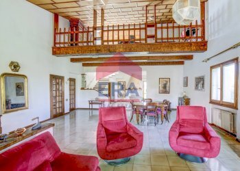 Soggiorno con soppalco - Villa Via  di Colle Perino, Velletri - photo 17