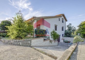 Rampa accesso garage - Villa Via  di Colle Perino, Velletri - photo 41