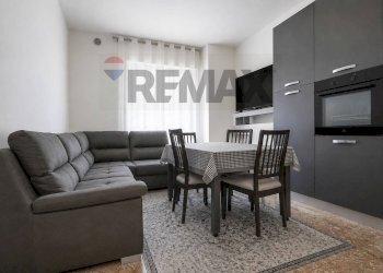 Sala da pranzo - Bilocale VIA RAFFAELLEO SANZIO 5, Ponte San Pietro - foto 1
