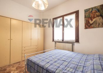 Camera / camera da letto - Three-room apartment Rimini - photo 10