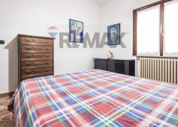 Camera / camera da letto - Three-room apartment Rimini - photo 23