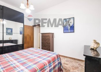 Camera / camera da letto - Three-room apartment Rimini - photo 26