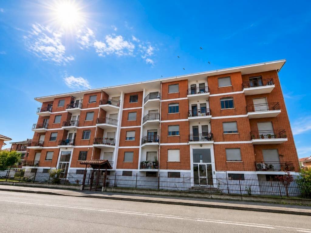 Facciata - Quadrilocale via Savonarola, 41, Carmagnola - foto 1