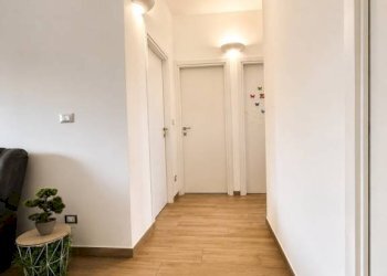 Corridoio - Four-room apartment via Savonarola, 41, Carmagnola - photo 11