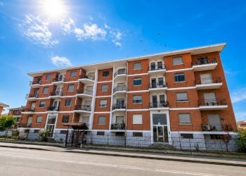 Facciata - Four-room apartment via Savonarola, 41, Carmagnola - photo 14