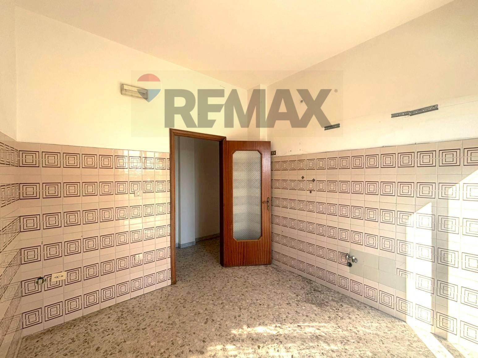Ricezione / Lobby - Three-room apartment VIA BADOGLIO
65, Trani - photo 3