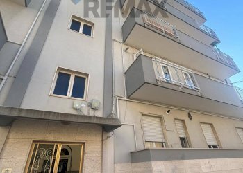 Edificio all\'aperto - Trilocale VIA BADOGLIO
 
65, Trani - foto 22