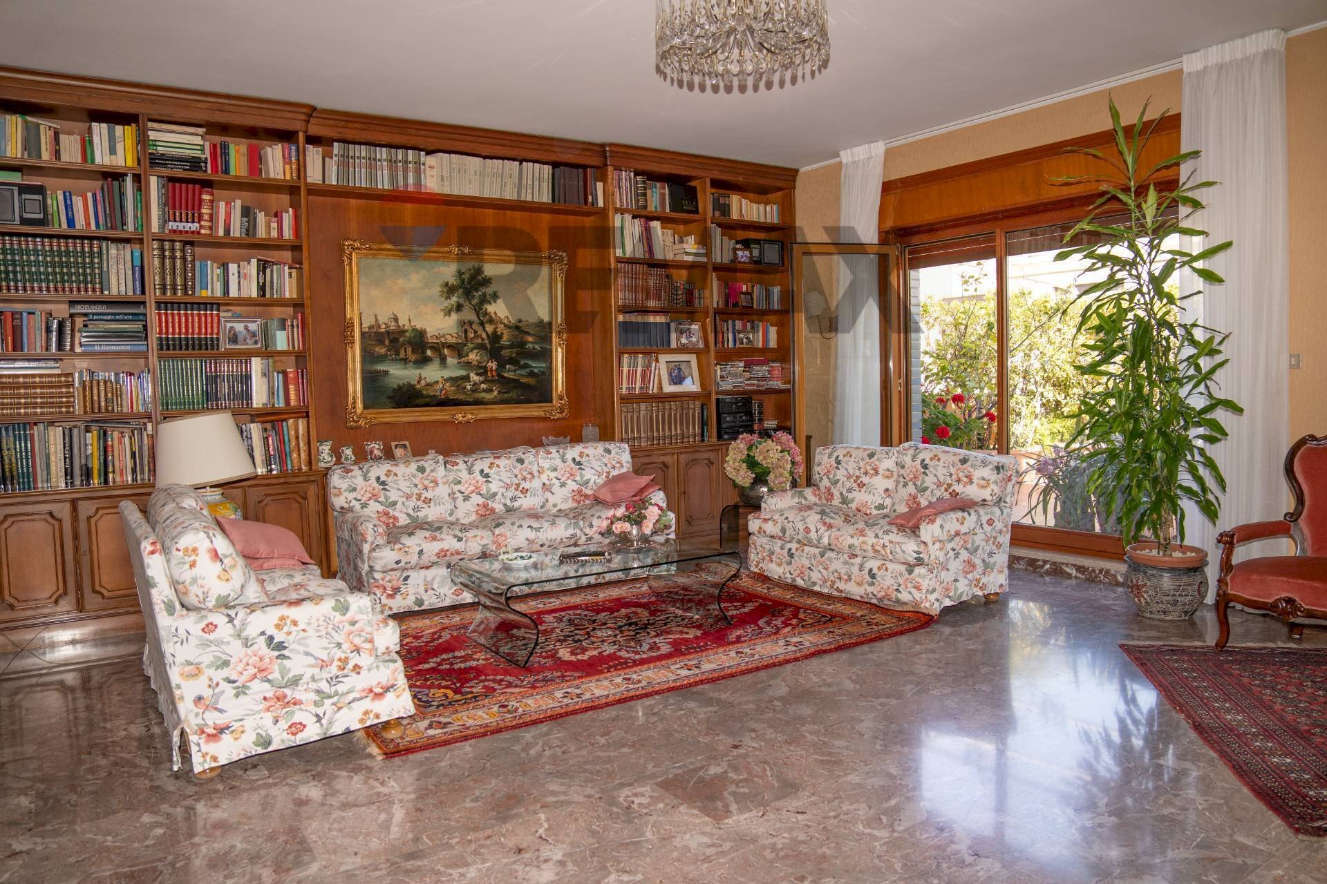 Soggiorno - Attic via tagliamento
 
15, Cosenza - photo 1