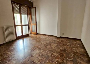 Camera da letto - Appartamento via Federico Dettoni, 48, Asti - foto 9