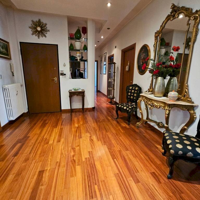Ingresso - Appartamento via Ugo Foscolo, 30, Asti - foto 3