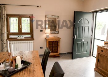 Sala da pranzo - Villa TAVERNA VECCHIA
 
15, Cervaro - foto 9