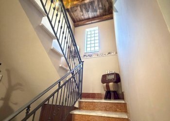 Scale - Villa TAVERNA VECCHIA
 
15, Cervaro - foto 34