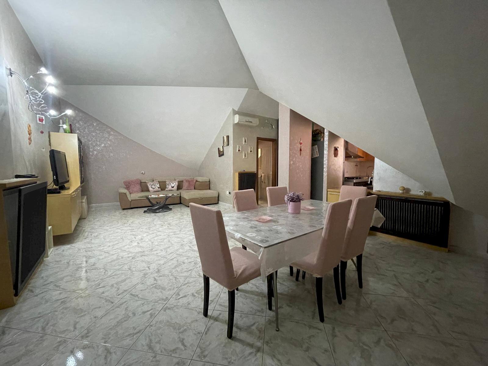 Foto 1 - Three-room apartment Via Marandola
 
33, San Prisco - photo 1