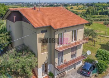 Foto 1 - Four-room apartment Via San Lorenzo A Monte
 
33, Rimini - photo 1