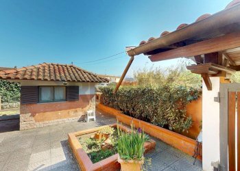 Casa indipendente via Pecorina, 64 
 Sarzana, Sarzana - foto 1