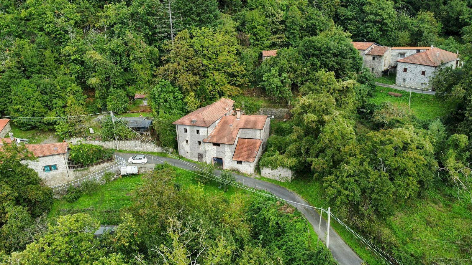 Casale Via Scanderaruola, snc 
 Comano, Comano - foto 1