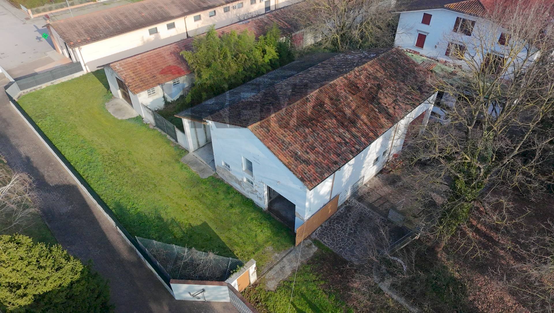 Commercial Premises Mirandola, MO, Mirandola - photo 1