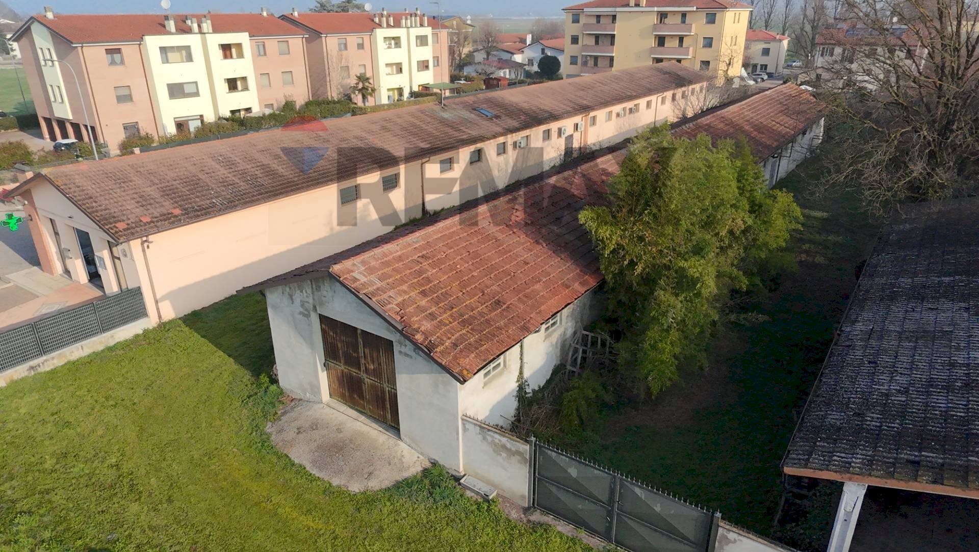 Commercial Premises Mirandola, MO, Mirandola - photo 2