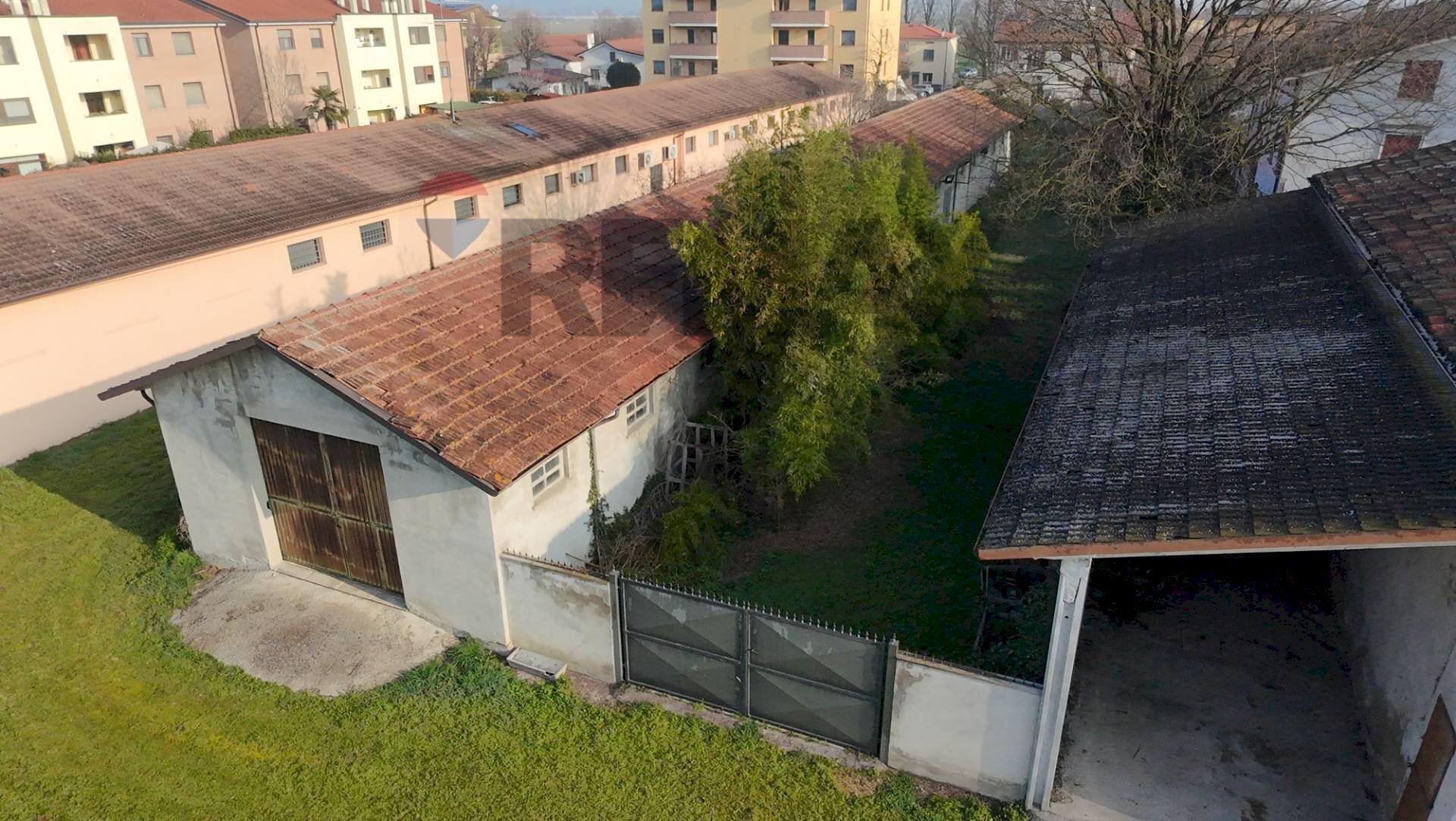 Commercial Premises Mirandola, MO, Mirandola - photo 3