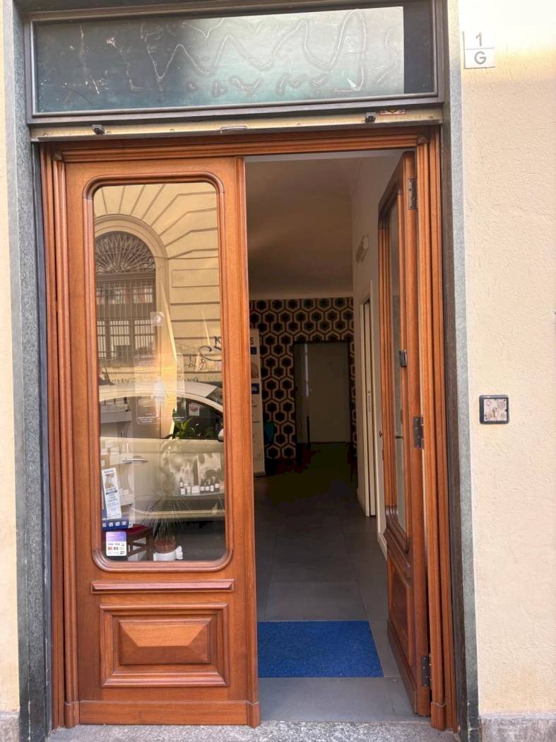 Locale Commerciale Via Giovanni Plana 1, Torino (zona Centro) - foto 2