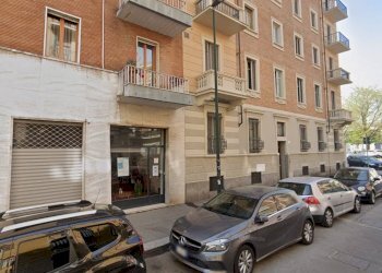 Commercial Premises Via Pollenzo 51, Torino (neighborhood San Paolo) - photo 2
