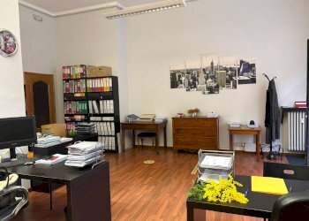 Commercial Premises Via Pollenzo 51, Torino (neighborhood San Paolo) - photo 11