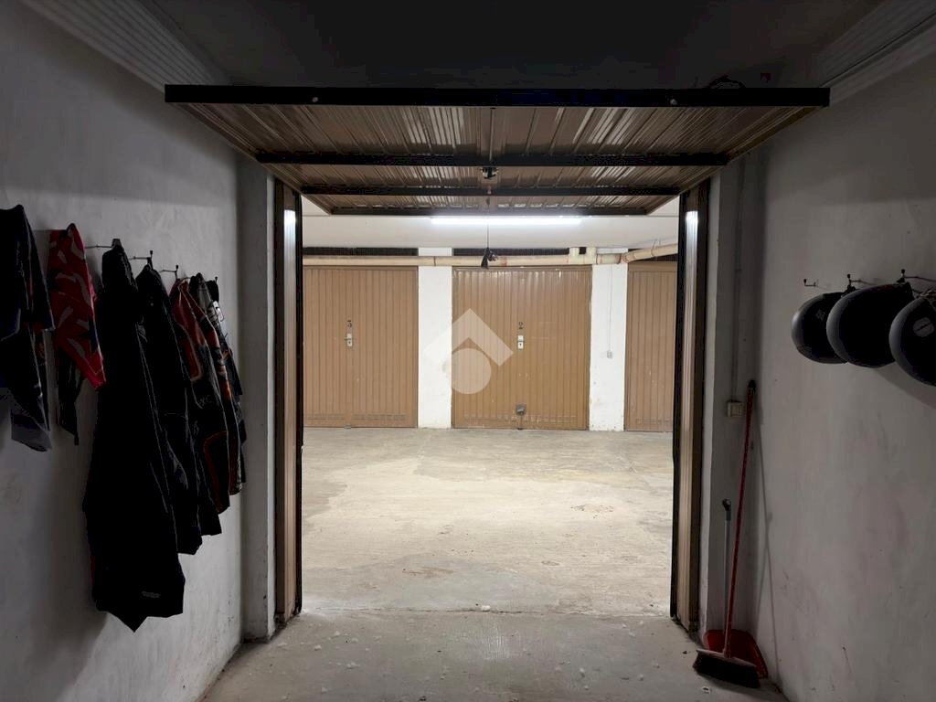Box V. Umberto Balestreri, Torino (zona Rebaudengo) - foto 3