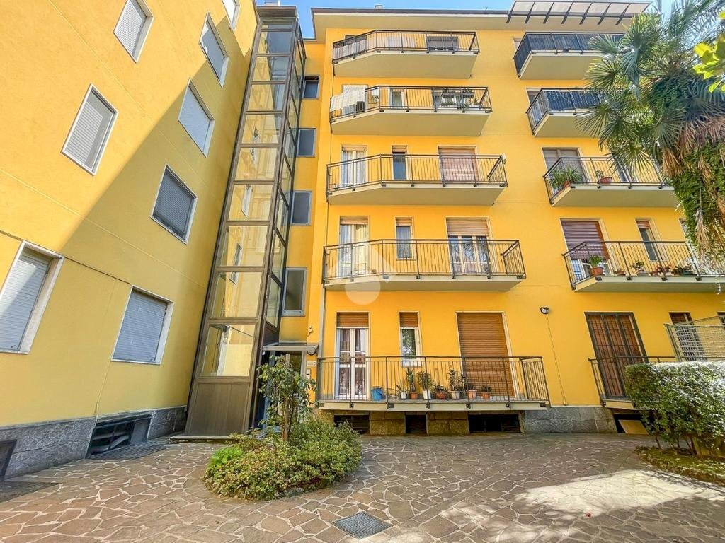 Three-room apartment Via oroboni, Milano (neighborhood Bruzzano) - photo 1