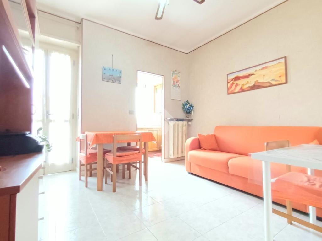 Two-room apartment Via Fratelli de Maistre, Torino (neighborhood Mirafiori Sud) - photo 2