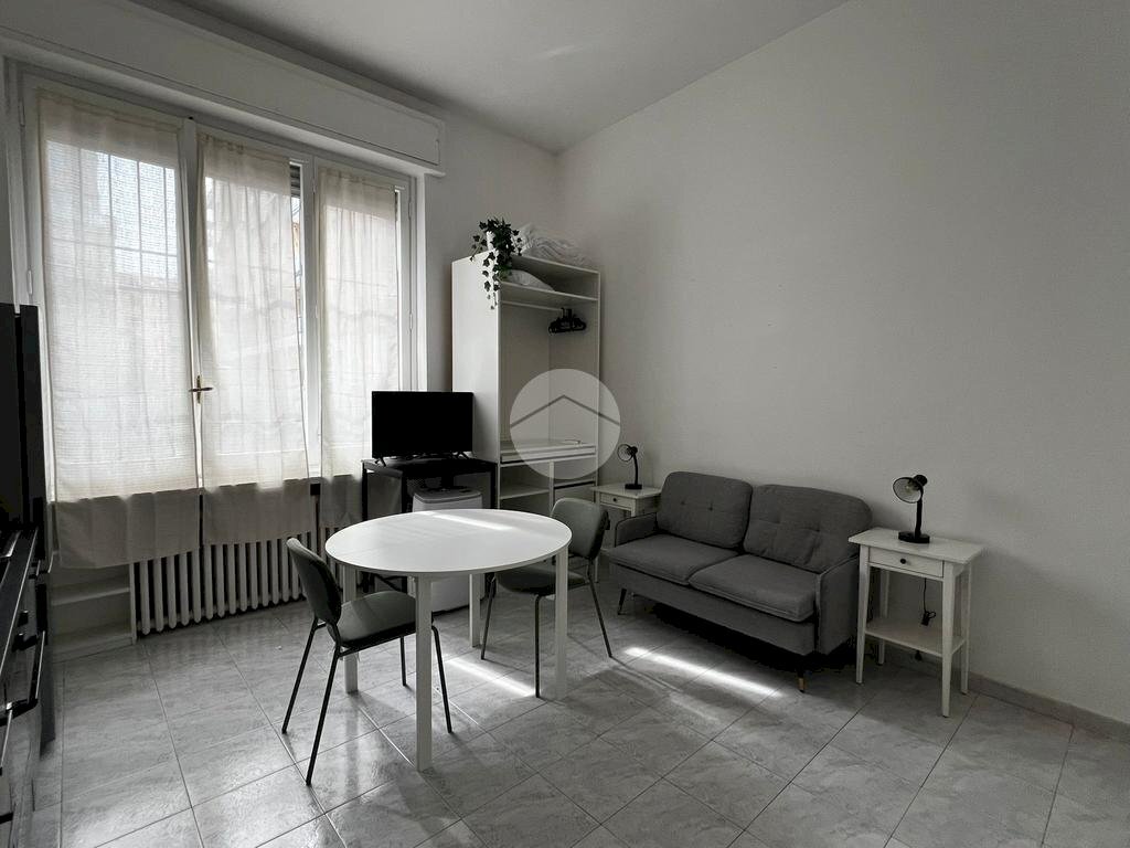 One-room apartment Via Metauro, Milano (neighborhood Lorenteggio) - photo 1