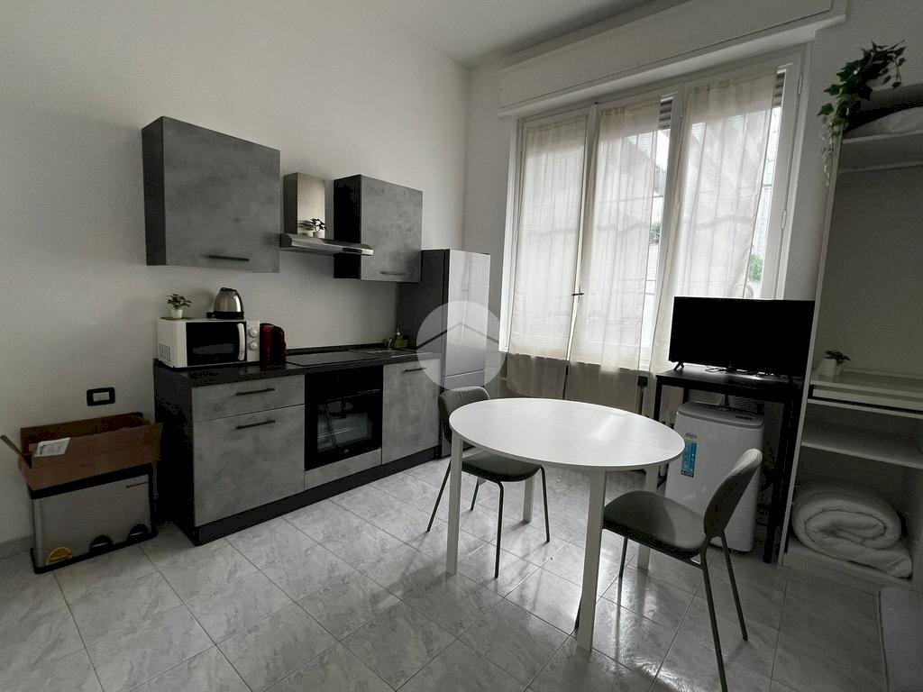 One-room apartment Via Metauro, Milano (neighborhood Lorenteggio) - photo 2