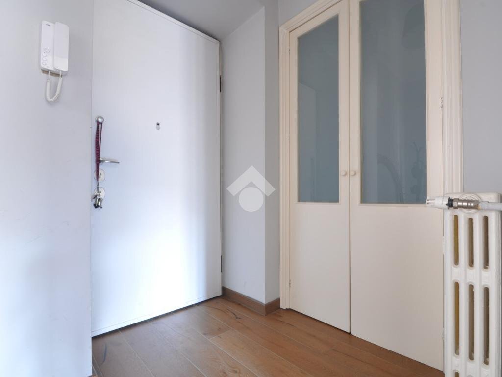 Two-room apartment Via Antonio Canova, Torino (neighborhood San Salvario) - photo 3
