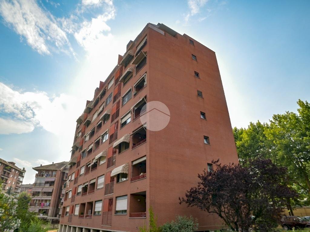 Four-room apartment Via Veglia, Torino (neighborhood Mirafiori Nord) - photo 2