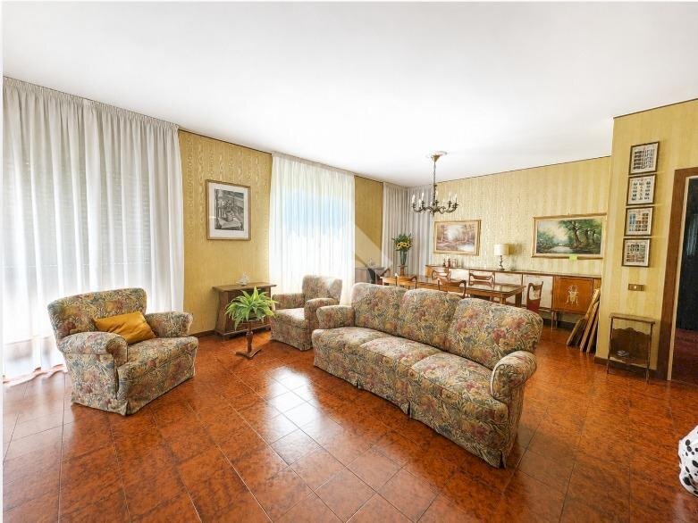 Four-room apartment Via Renato Cuttica, Legnano - photo 2