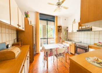 Four-room apartment Via Renato Cuttica, Legnano - photo 3